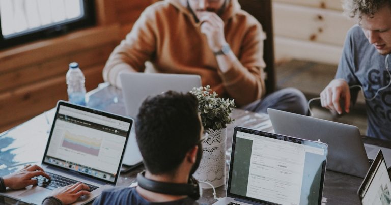 起業家に学ぶ：失敗から立ち上がる力